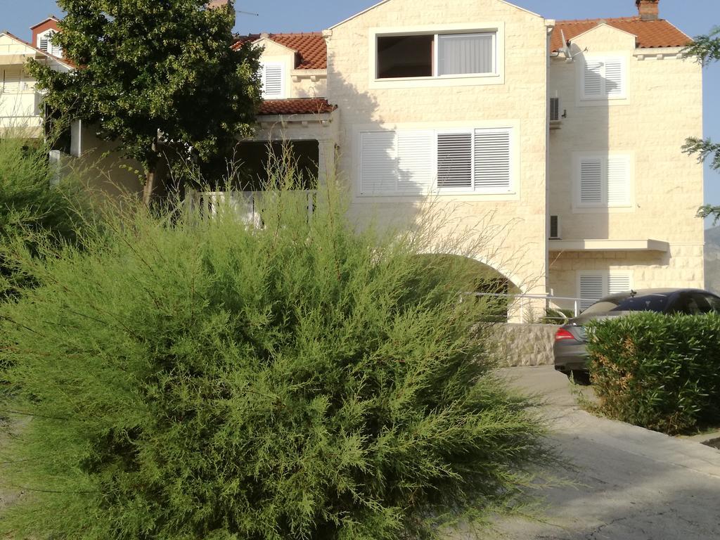 Apartments Suton Mokosica Exterior photo